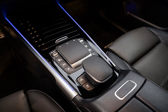 Mercedes-Benz GLB35 15 of 24