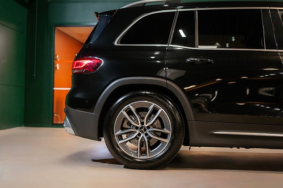 Mercedes-Benz GLB35 7 of 24