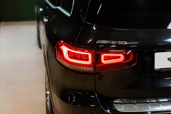 Mercedes-Benz GLB35 9 of 24