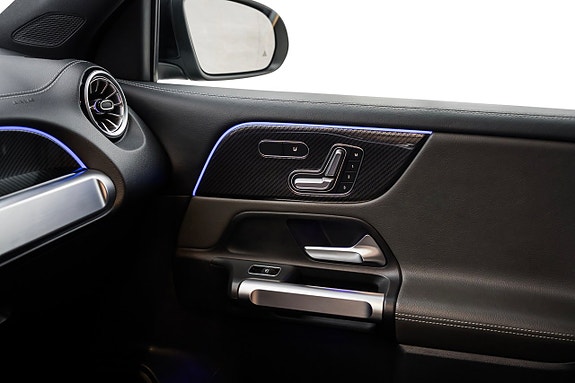Mercedes-Benz GLB35 17 of 24