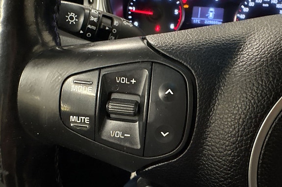 Kia Carens 15 of 22
