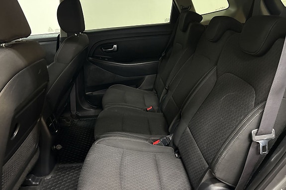 Kia Carens 12 of 22