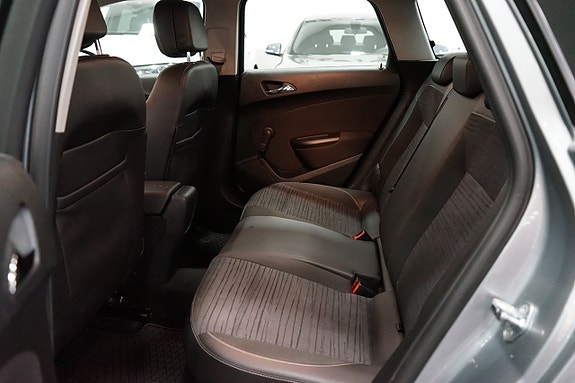 Opel Astra 14 of 17