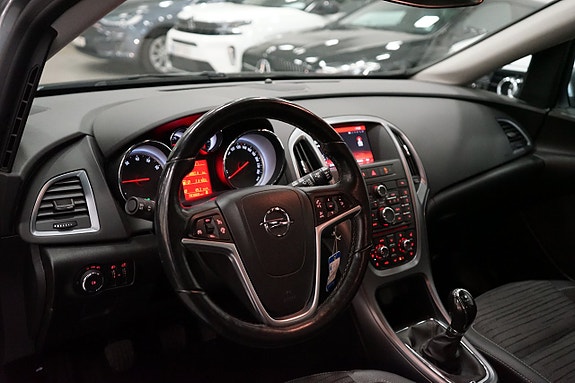 Opel Astra 12 of 17
