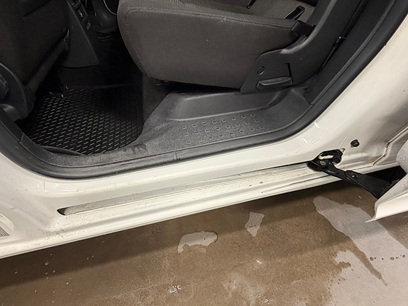 Volkswagen Caddy Maxi 10 of 25