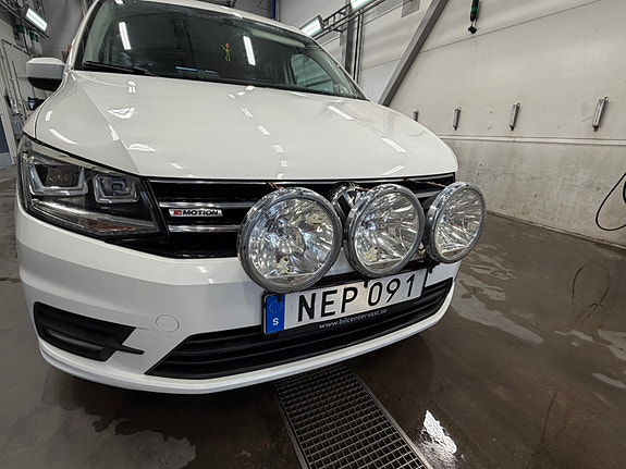Volkswagen Caddy Maxi 2 of 25