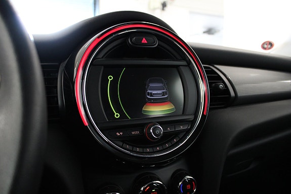 MINI Cooper 20 of 23