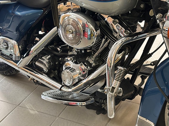 Harley-Davidson Road King 1.4 Twin Cam 88 2 of 11