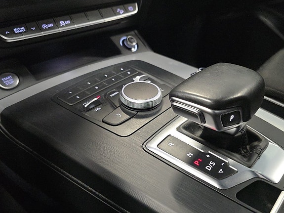 Audi Q5 12 of 19