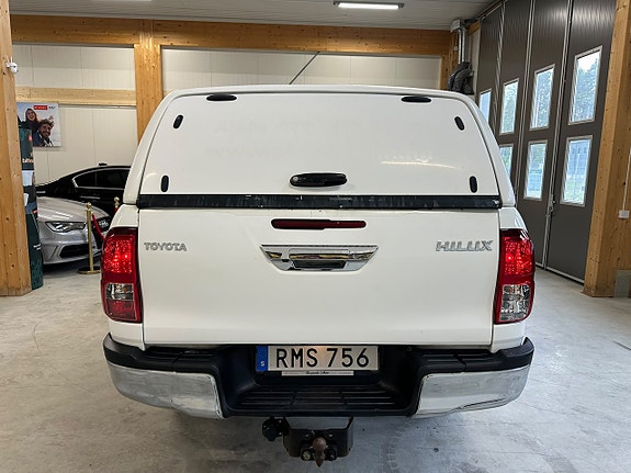 Toyota HiLux 9 of 22