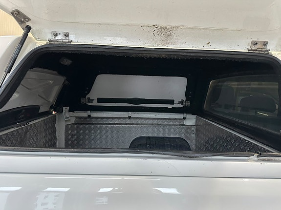 Toyota HiLux 21 of 22