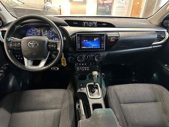 Toyota HiLux 20 of 22