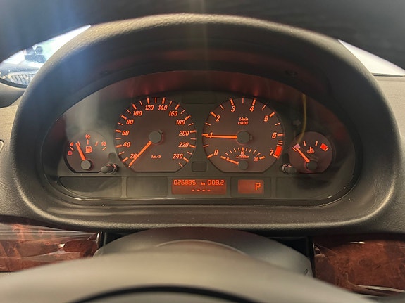 BMW 320 7 of 10
