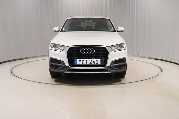 Audi Q3 2 of 10