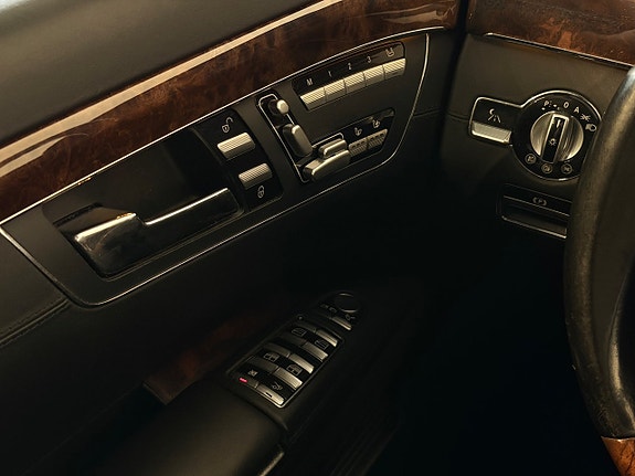 Mercedes-Benz S600 12 of 27