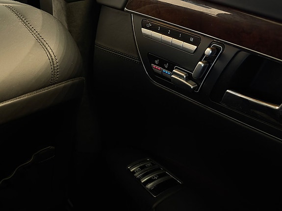 Mercedes-Benz S600 16 of 27