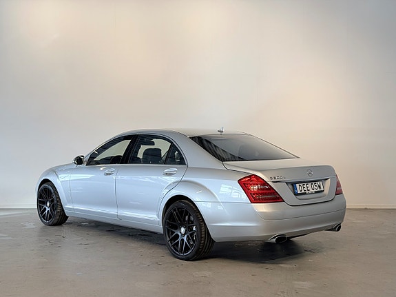 Mercedes-Benz S600 4 of 27