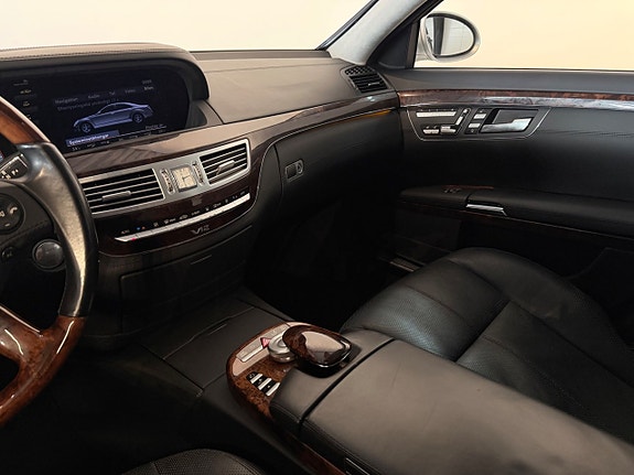 Mercedes-Benz S600 24 of 27
