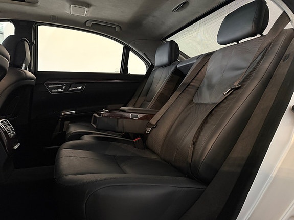 Mercedes-Benz S600 14 of 27