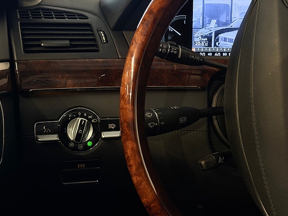 Mercedes-Benz S600 11 of 27