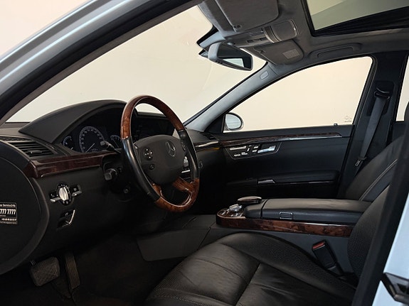 Mercedes-Benz S600 9 of 27