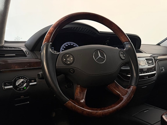Mercedes-Benz S600 10 of 27
