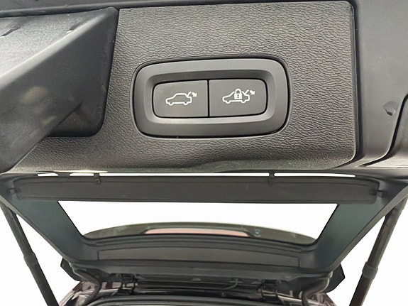 Volvo XC60 12 of 30
