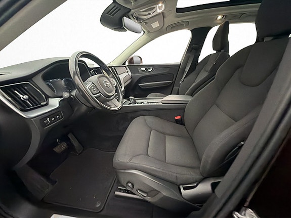 Volvo XC60 14 of 30