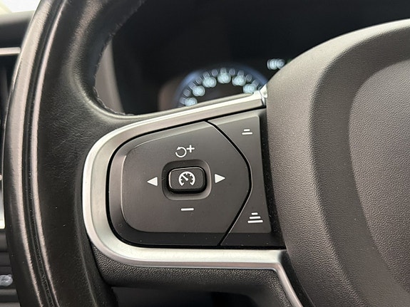 Volvo XC60 19 of 30