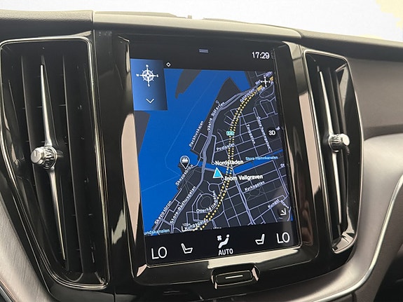 Volvo XC60 27 of 30