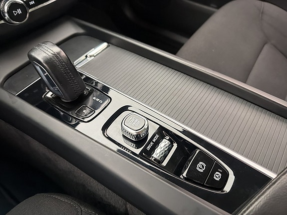 Volvo XC60 30 of 30
