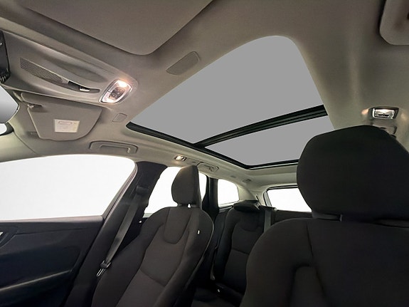 Volvo XC60 15 of 30