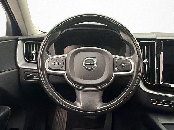 Volvo XC60 17 of 30