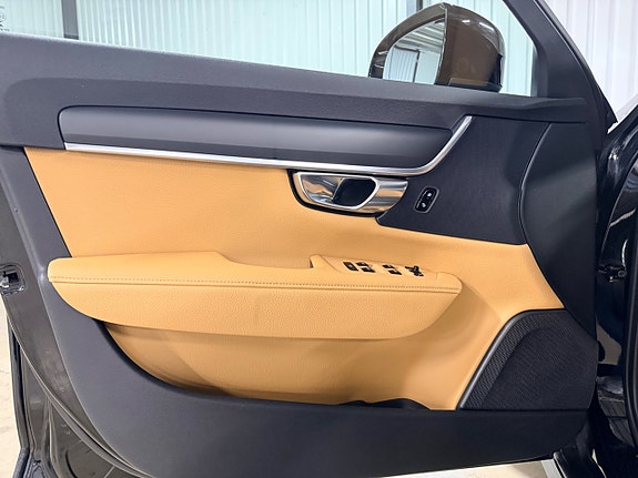 Volvo V90 Cross Country 21 of 29