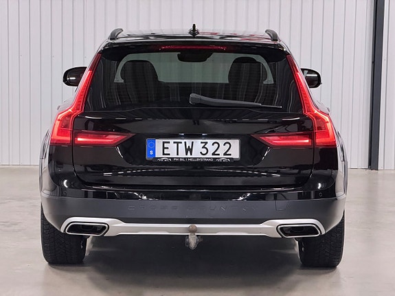 Volvo V90 Cross Country 8 of 29