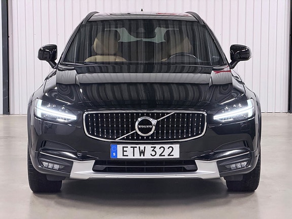 Volvo V90 Cross Country 7 of 29