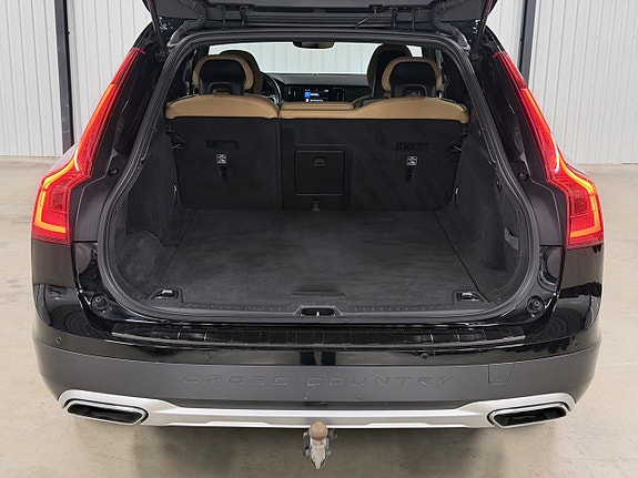 Volvo V90 Cross Country 28 of 29