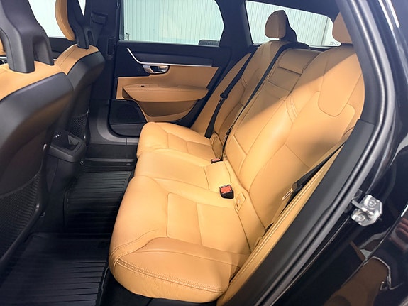 Volvo V90 Cross Country 13 of 29