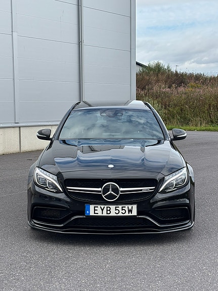 Mercedes-Benz C63 3 of 13