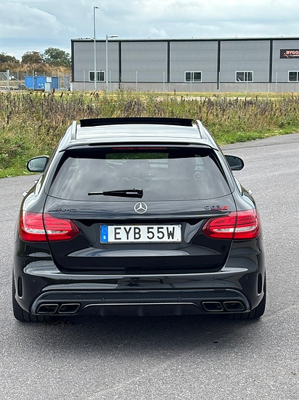 Mercedes-Benz C63 6 of 13