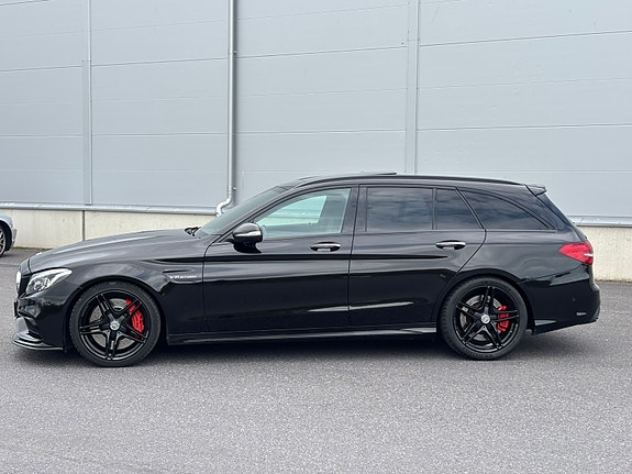Mercedes-Benz C63 5 of 13