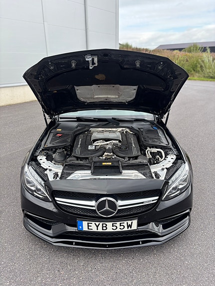 Mercedes-Benz C63 8 of 13