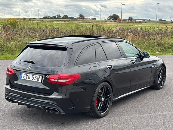 Mercedes-Benz C63 7 of 13