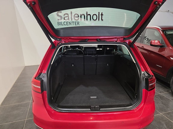 Volkswagen Passat 24 of 25