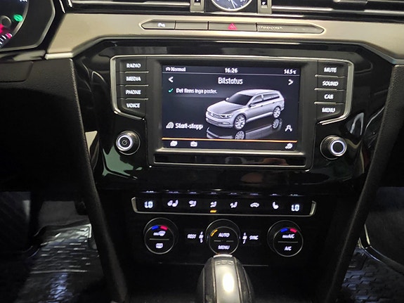 Volkswagen Passat 19 of 25