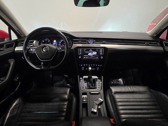 Volkswagen Passat 14 of 25