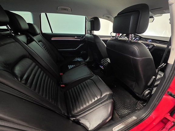 Volkswagen Passat 23 of 25