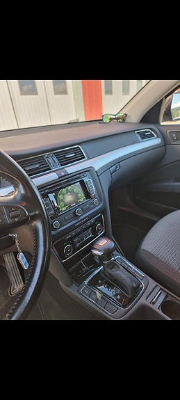Skoda Superb 8 of 27