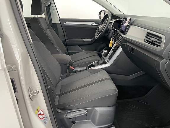 Volkswagen T-Roc 12 of 18