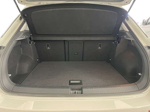Volkswagen T-Roc 9 of 18